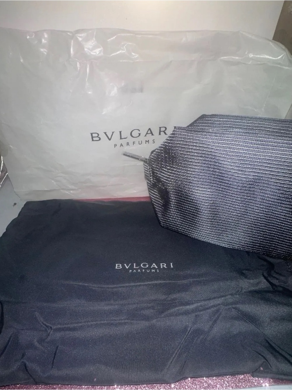 NWT Bvlgari Parfums Grey Textured Toiletry Pouch w. Dustbag - Picture 2 of 4